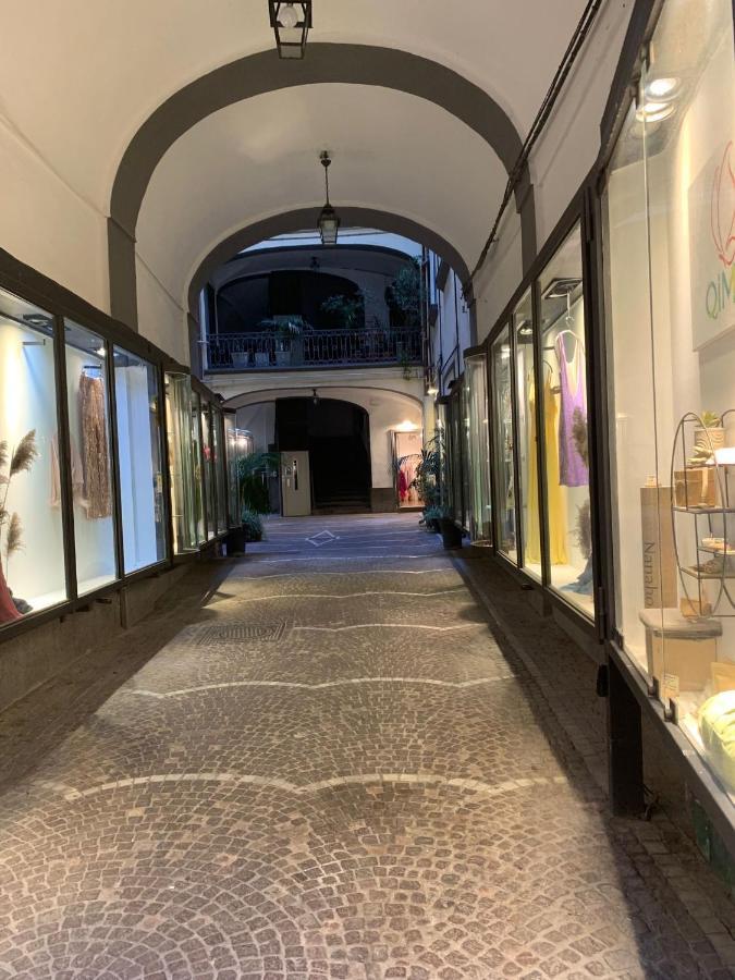Dimora Chiaia 209 Hotel Napoli Bagian luar foto