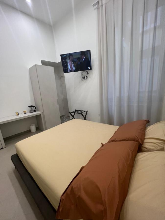 Dimora Chiaia 209 Hotel Napoli Bagian luar foto