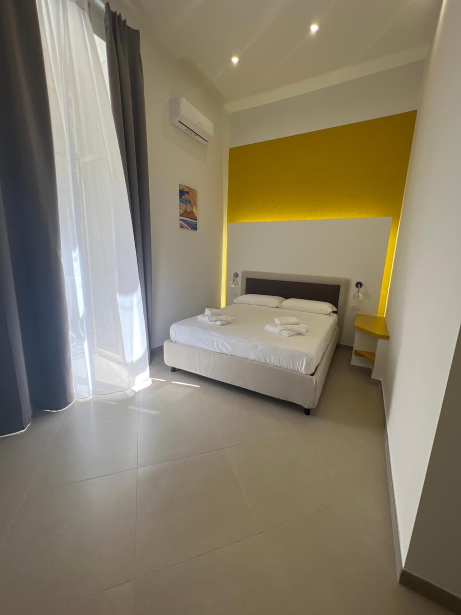 Dimora Chiaia 209 Hotel Napoli Bagian luar foto