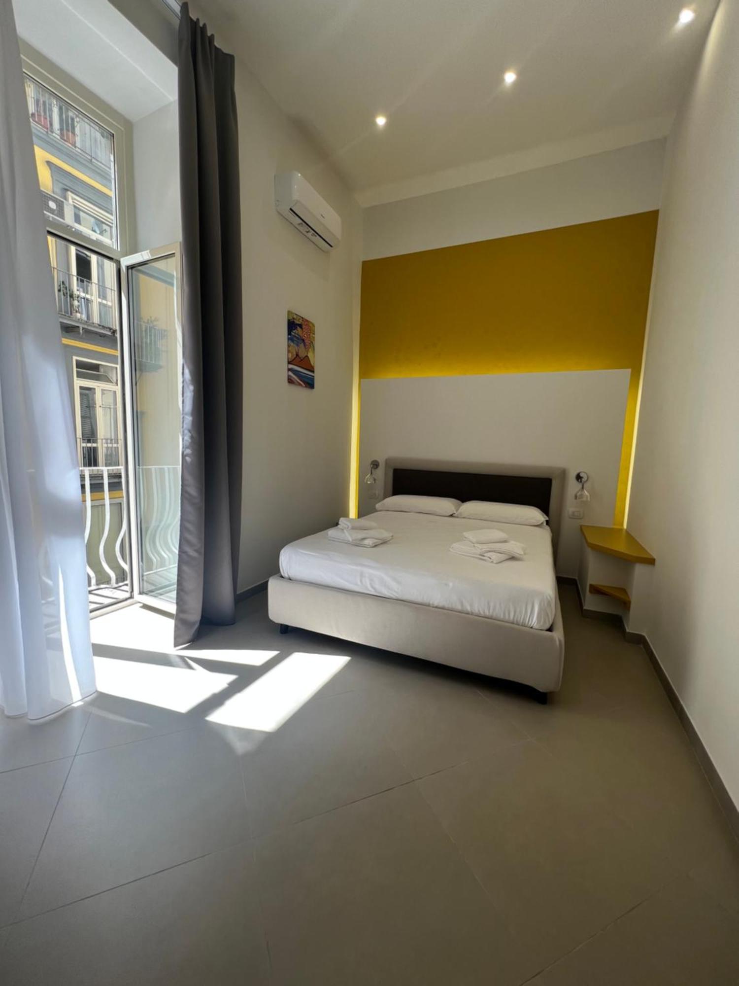 Dimora Chiaia 209 Hotel Napoli Bagian luar foto