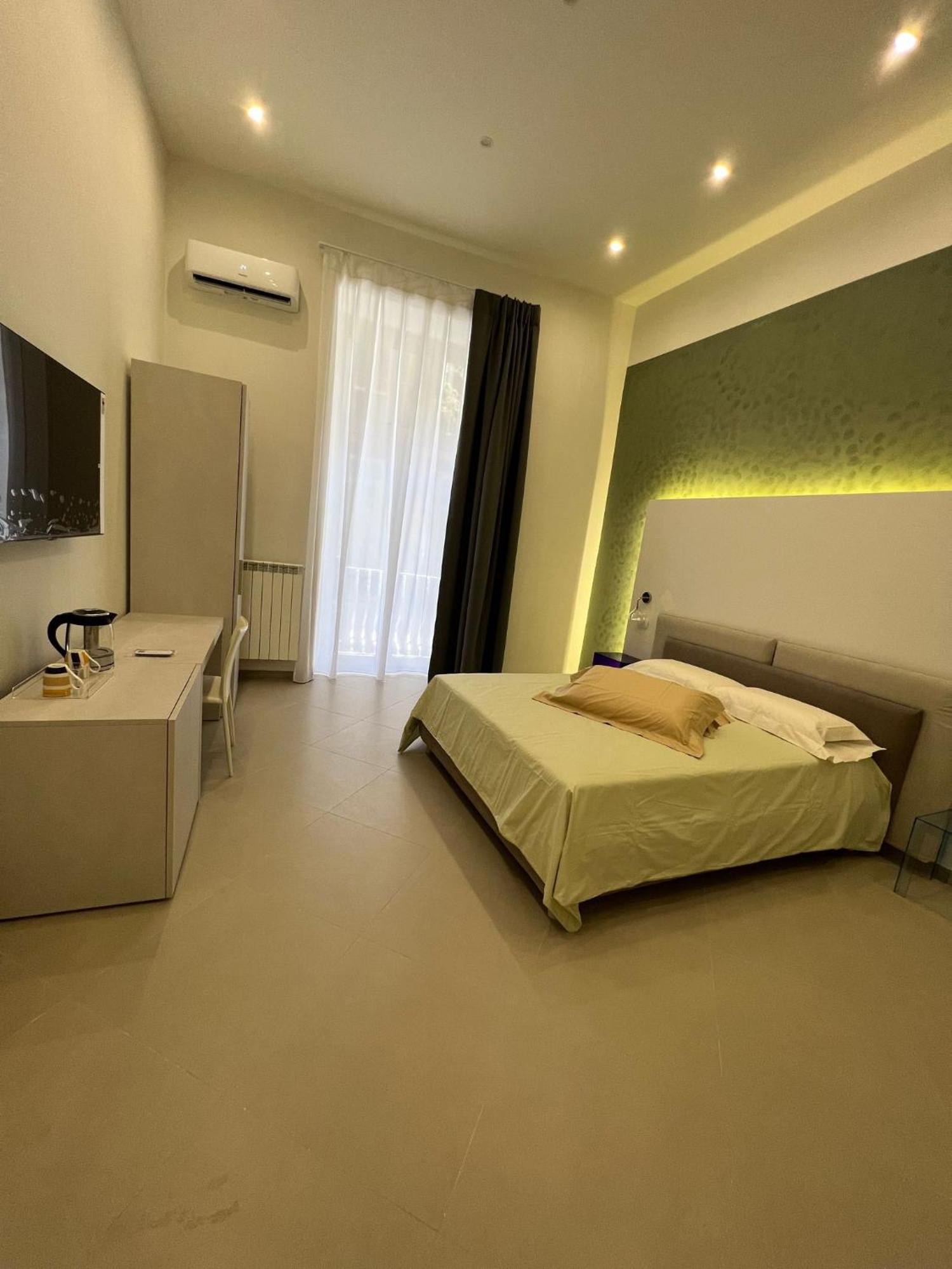 Dimora Chiaia 209 Hotel Napoli Bagian luar foto