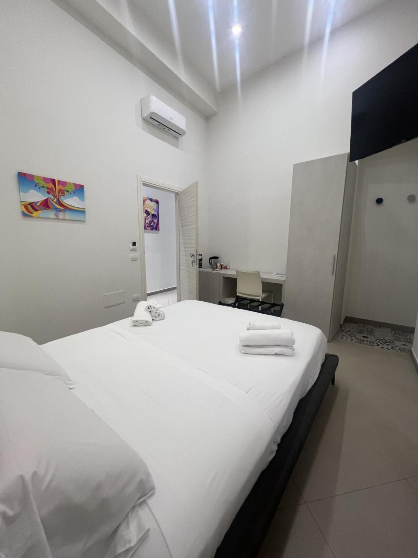 Dimora Chiaia 209 Hotel Napoli Bagian luar foto